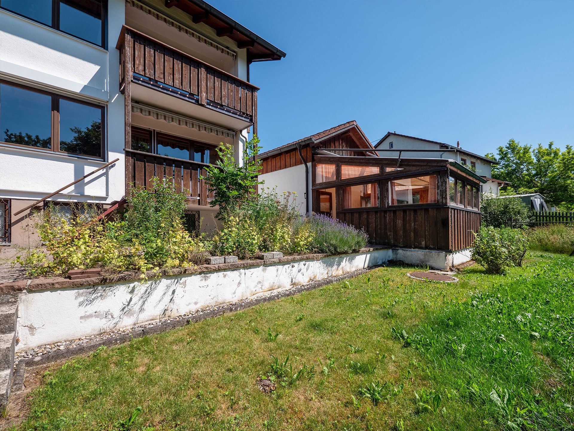 Veltrup Immobilien - Immobilienangebot - Seefeld - Wohnen - GROSSER GARTEN, VIELE MÖGLICHKEITEN: DOPPELHAUSHÄLFTE MIT POTENZIAL