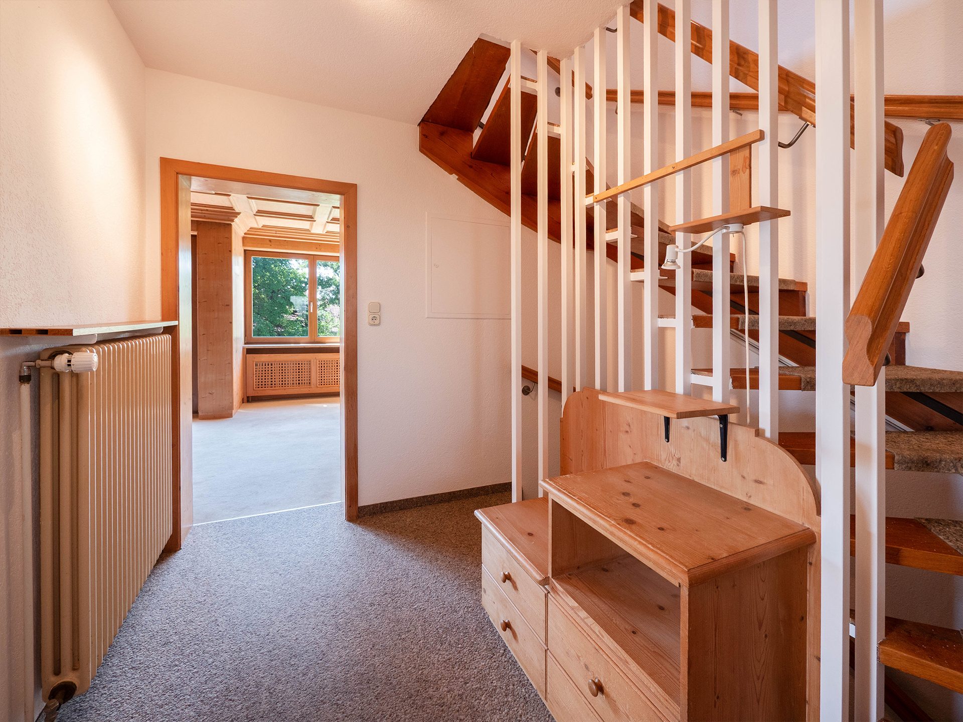 Veltrup Immobilien - Immobilienangebot - Seefeld - Wohnen - GROSSER GARTEN, VIELE MÖGLICHKEITEN: DOPPELHAUSHÄLFTE MIT POTENZIAL