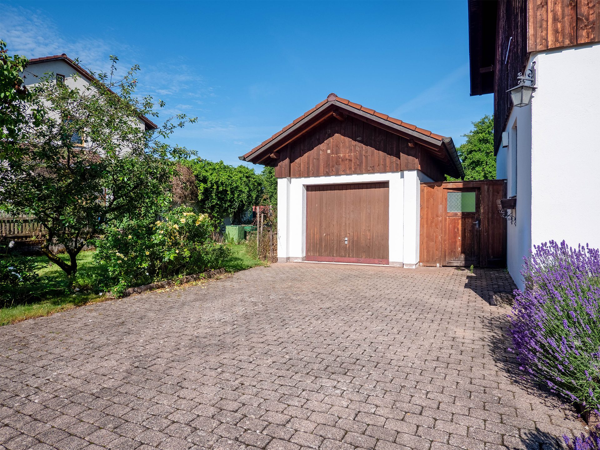 Veltrup Immobilien - Immobilienangebot - Seefeld - Wohnen - GROSSER GARTEN, VIELE MÖGLICHKEITEN: DOPPELHAUSHÄLFTE MIT POTENZIAL