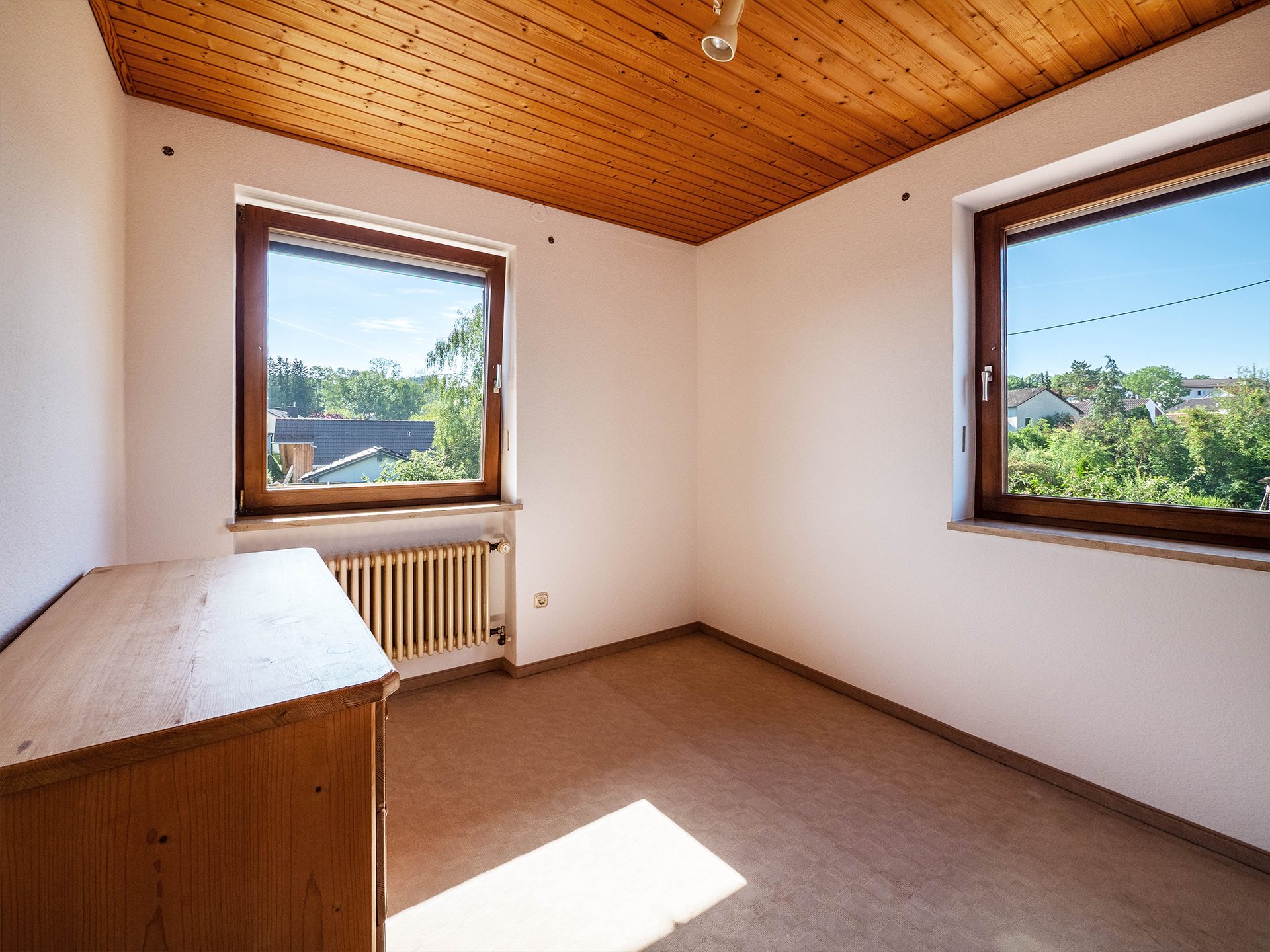 Veltrup Immobilien - Immobilienangebot - Seefeld - Wohnen - GROSSER GARTEN, VIELE MÖGLICHKEITEN: DOPPELHAUSHÄLFTE MIT POTENZIAL