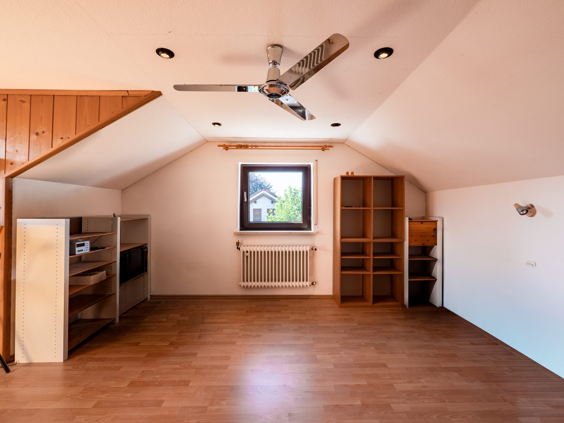 Veltrup Immobilien - Immobilienangebot - Weßling - Wohnen - EIN HAUS, DAS PERSPEKTIVEN ÖFFNET:
DOPPELHAUSHÄLFTE MIT ANBAUMÖGLICHKEIT