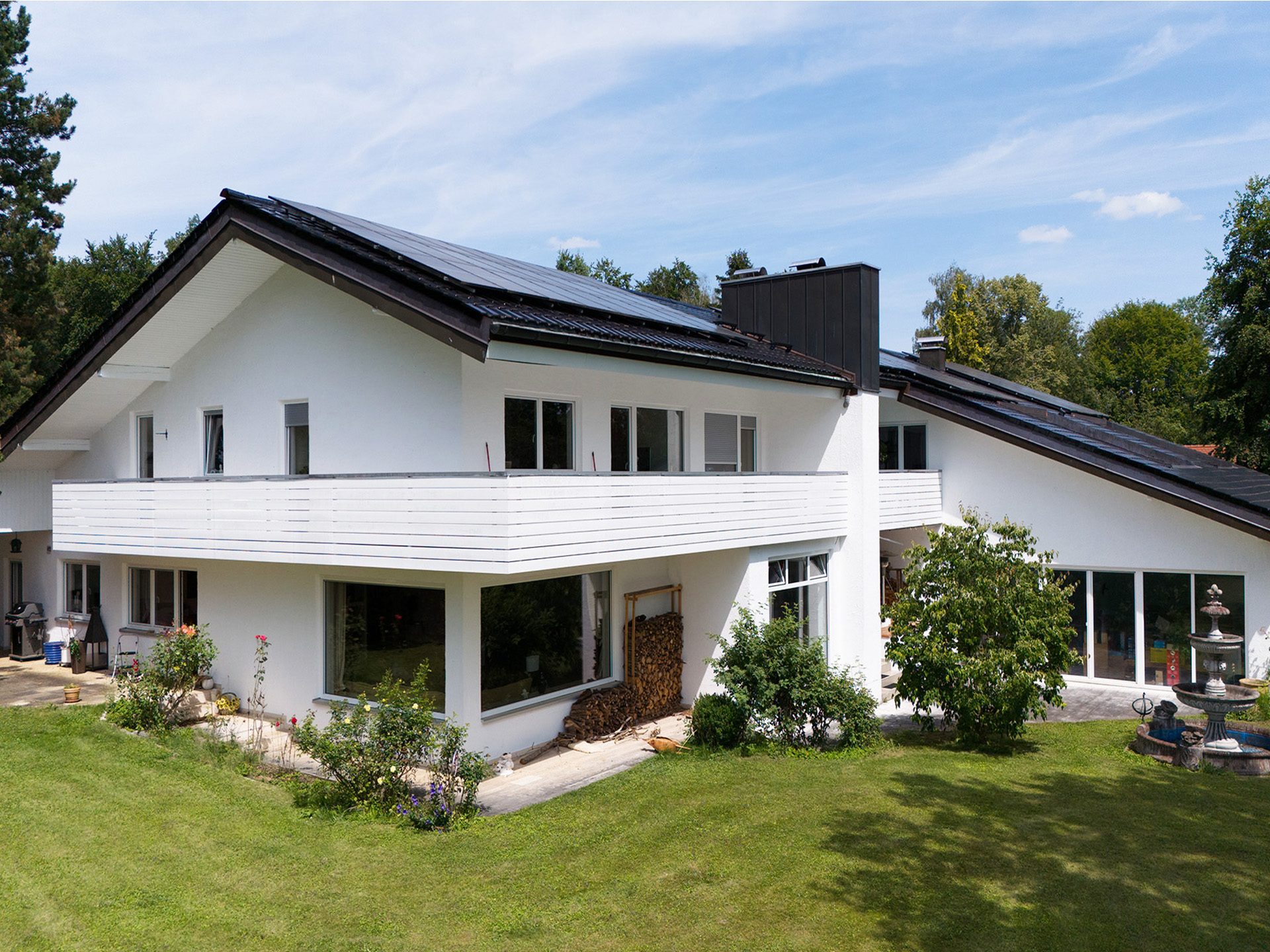 Veltrup Immobilien - Immobilienangebot - Grafrath - Wohnen - WOHNEN MIT WEITBLICK UND AUßERGEWÖHNLICHKEIT GROßZÜGIGIKEIT IN GRAFRATH