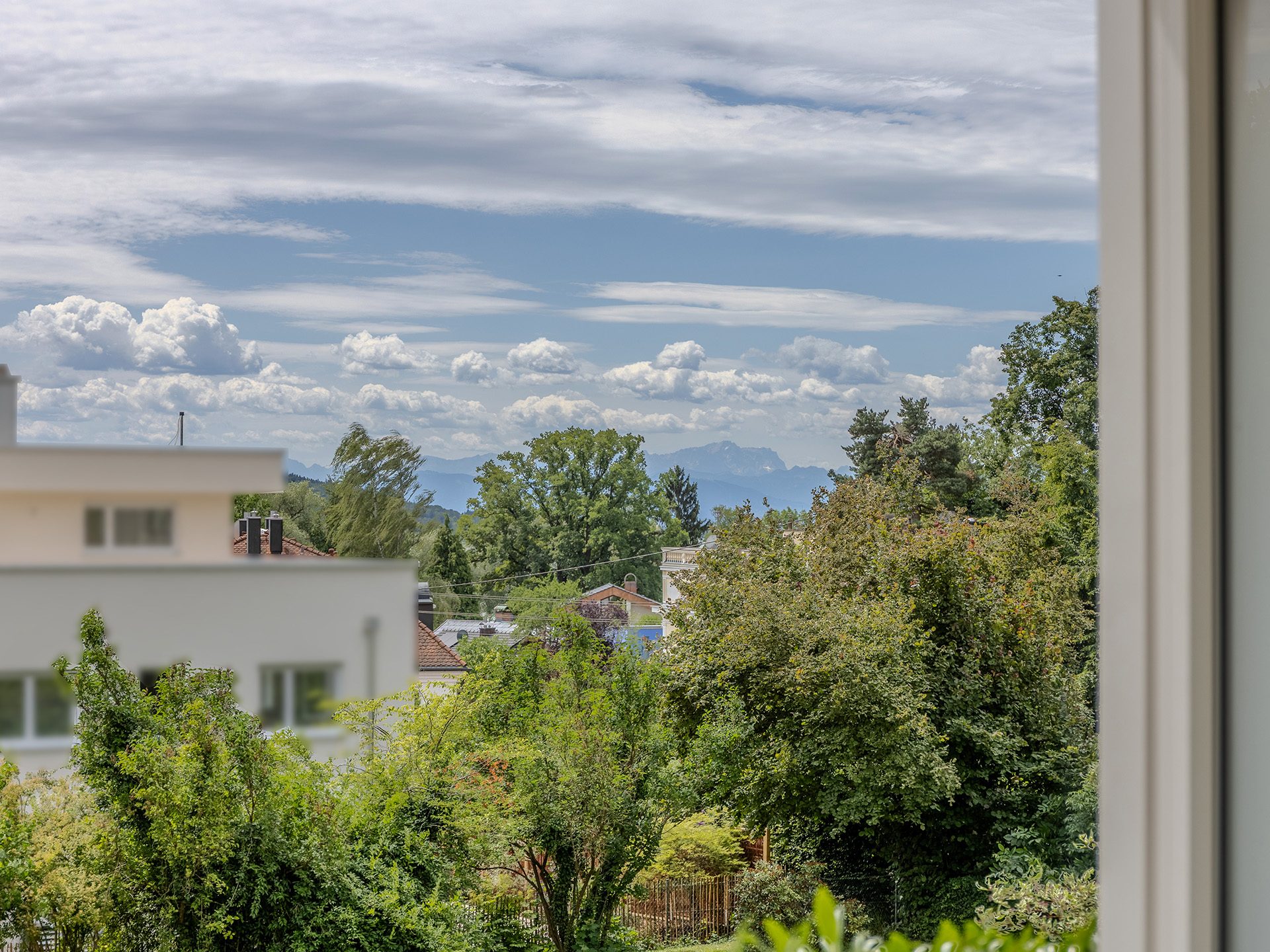 Veltrup Immobilien - Immobilienangebot - Herrsching am Ammersee - Wohnen - HOCHWERTIG SANIERTES 1-ZIMMER APARTMENT MIT SCHWIMMBAD, SAUNA UND PRIVATEM BADESTEG