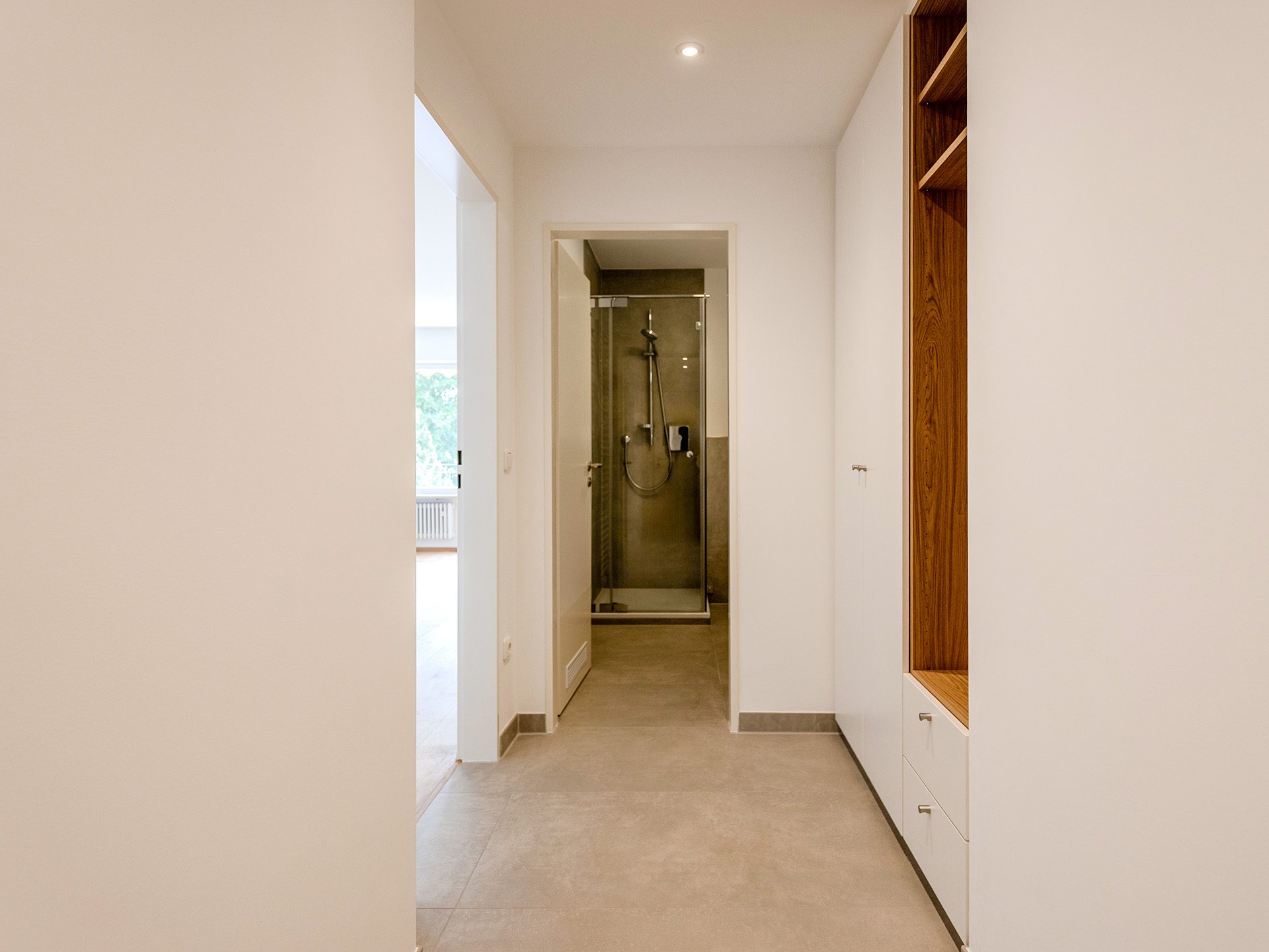 Veltrup Immobilien - Immobilienangebot - Herrsching am Ammersee - Wohnen - HOCHWERTIG SANIERTES 1-ZIMMER APARTMENT MIT SCHWIMMBAD, SAUNA UND PRIVATEM BADESTEG
