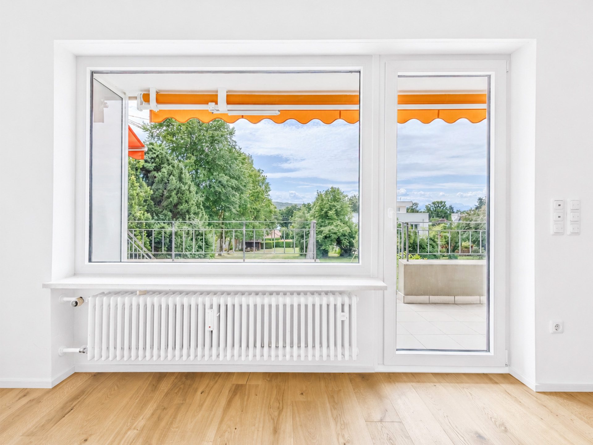 Veltrup Immobilien - Immobilienangebot - Herrsching am Ammersee - Wohnen - HOCHWERTIG SANIERTES 1-ZIMMER APARTMENT MIT SCHWIMMBAD, SAUNA UND PRIVATEM BADESTEG