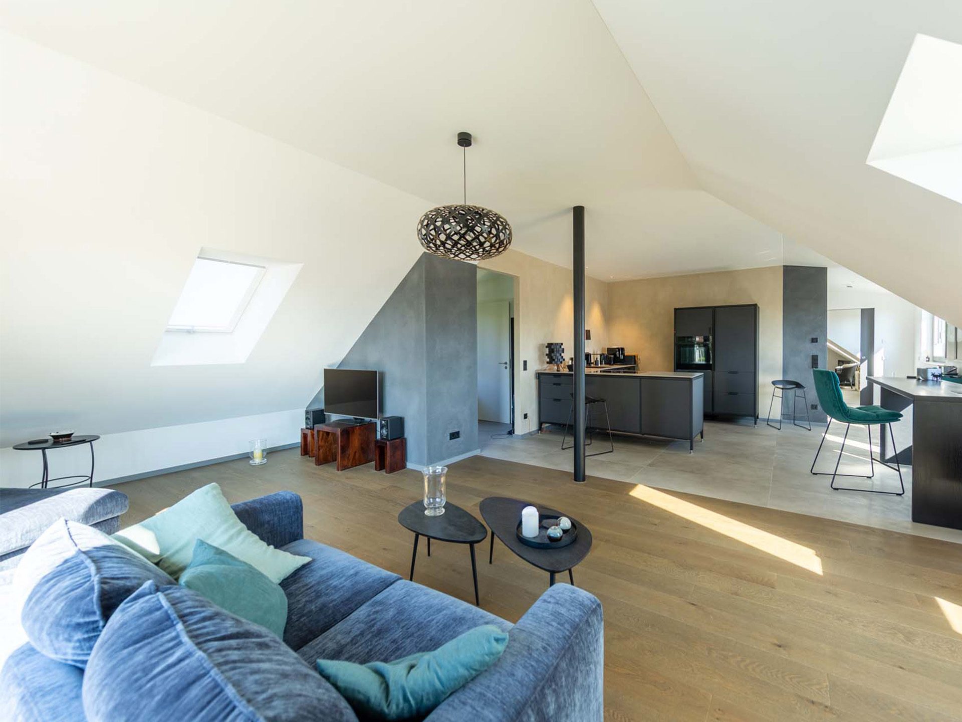 Veltrup Immobilien - Immobilienangebot - Schondorf am Ammersee - Wohnen - EXKLUSIVE DACHGESCHOSSWOHNUNG MIT LOFT-CHARAKTER IN SCHONDORF