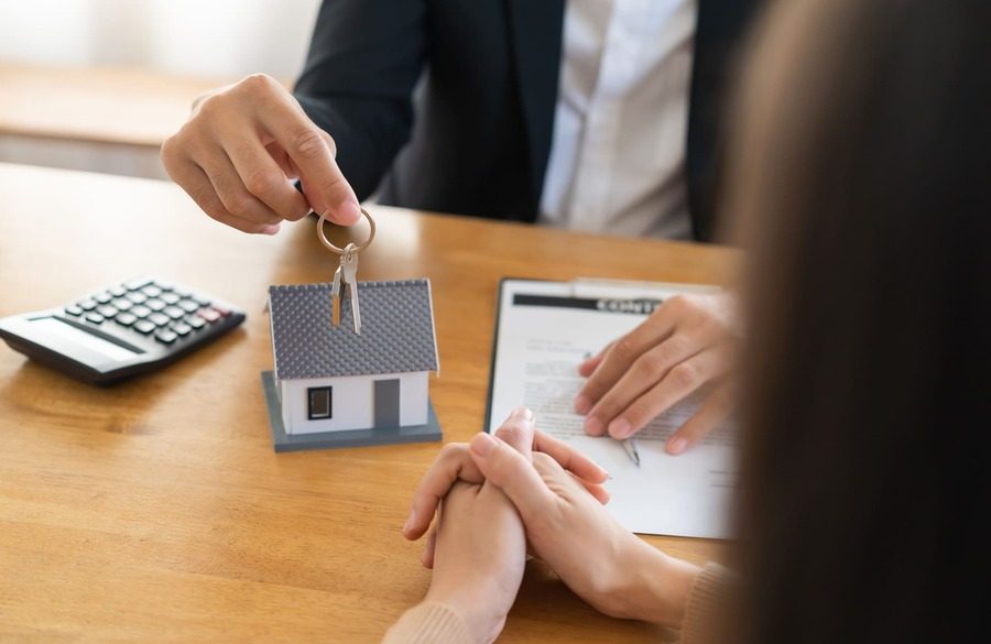 Gespräch zu Kaufnebenkosten beim Immobilienkauf