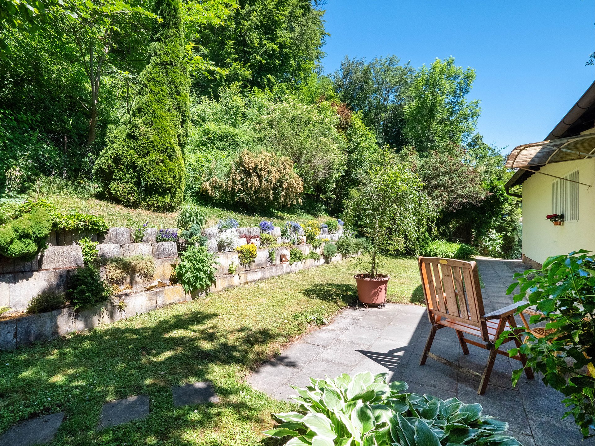 Veltrup Immobilien - Immobilienangebot - Seefeld - Wohnen - GROSSZÜGIGES HAUS MIT 2 WOHNEINHEITEN: 205 M² IN SEEFELD-HECHENDORF