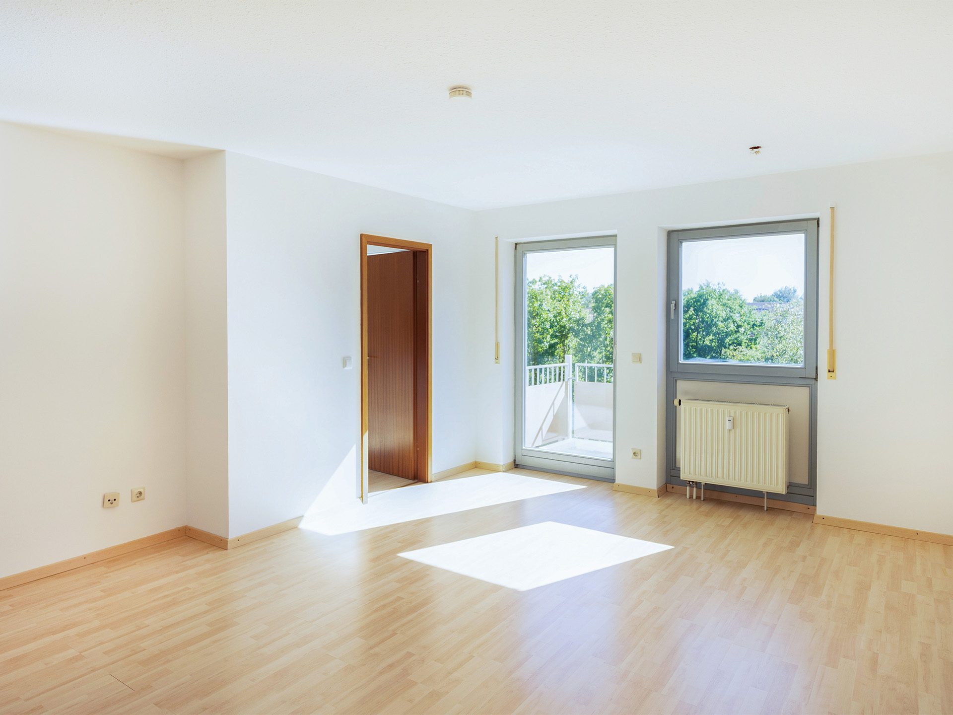 Veltrup Immobilien - Immobilienangebot - Landsberg am Lech - Wohnen - FREI FÜR NEUE IDEEN: 2-ZIMMER WOHNUNG MIT BALKON AM ENGLISCHEN GARTEN