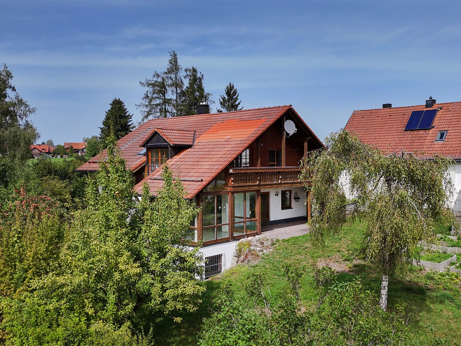 Veltrup Immobilien - Immobilienangebot - Rott - Wohnen - EIN ORT MIT BESONDEREM CHARME -  KLEINES EINFAMILIENHAUS MIT GROSSEM GARTEN IN ROTT