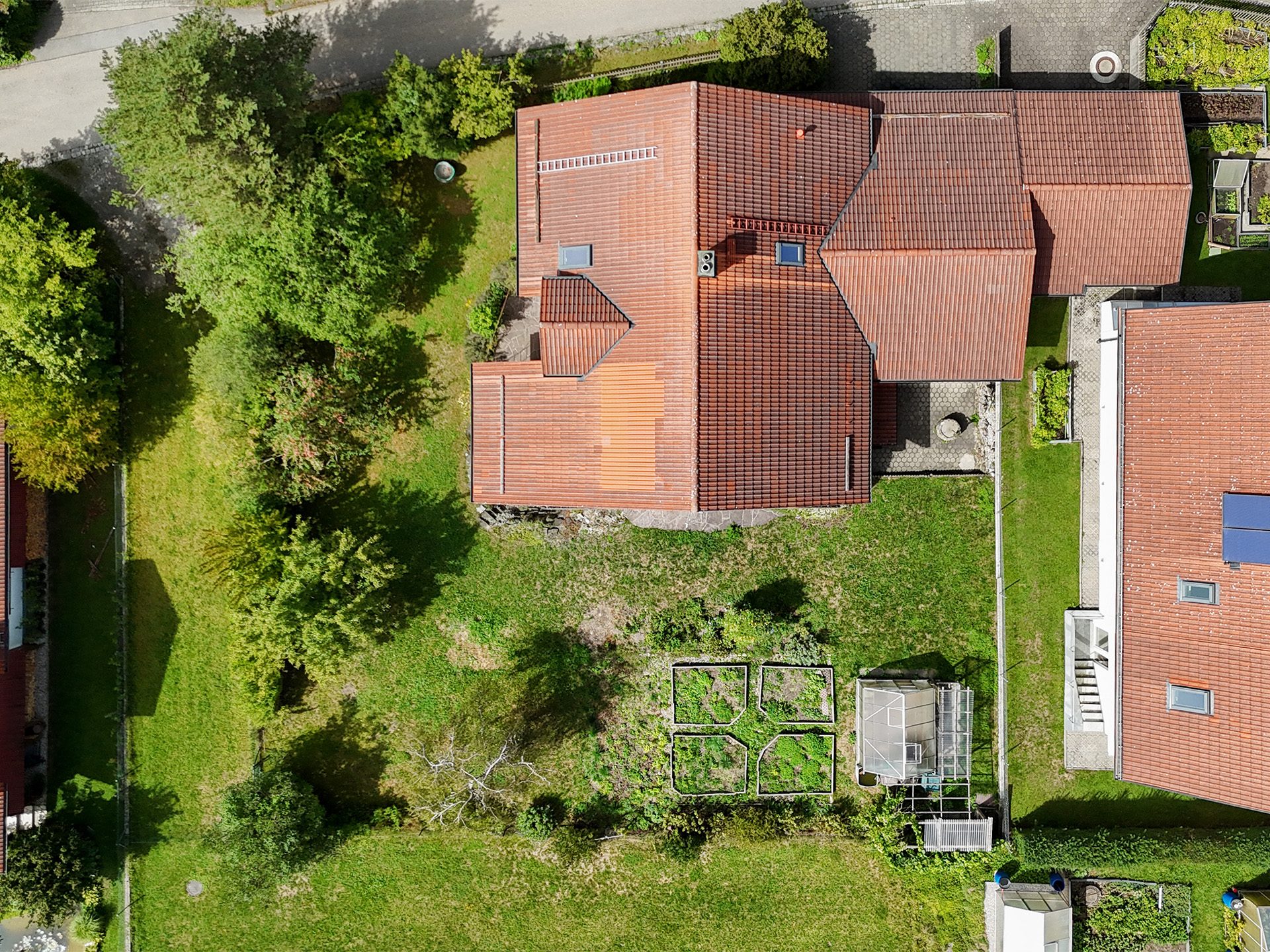 Veltrup Immobilien - Immobilienangebot - Rott - Wohnen - EIN ORT MIT BESONDEREM CHARME -  KLEINES EINFAMILIENHAUS MIT GROSSEM GARTEN IN ROTT