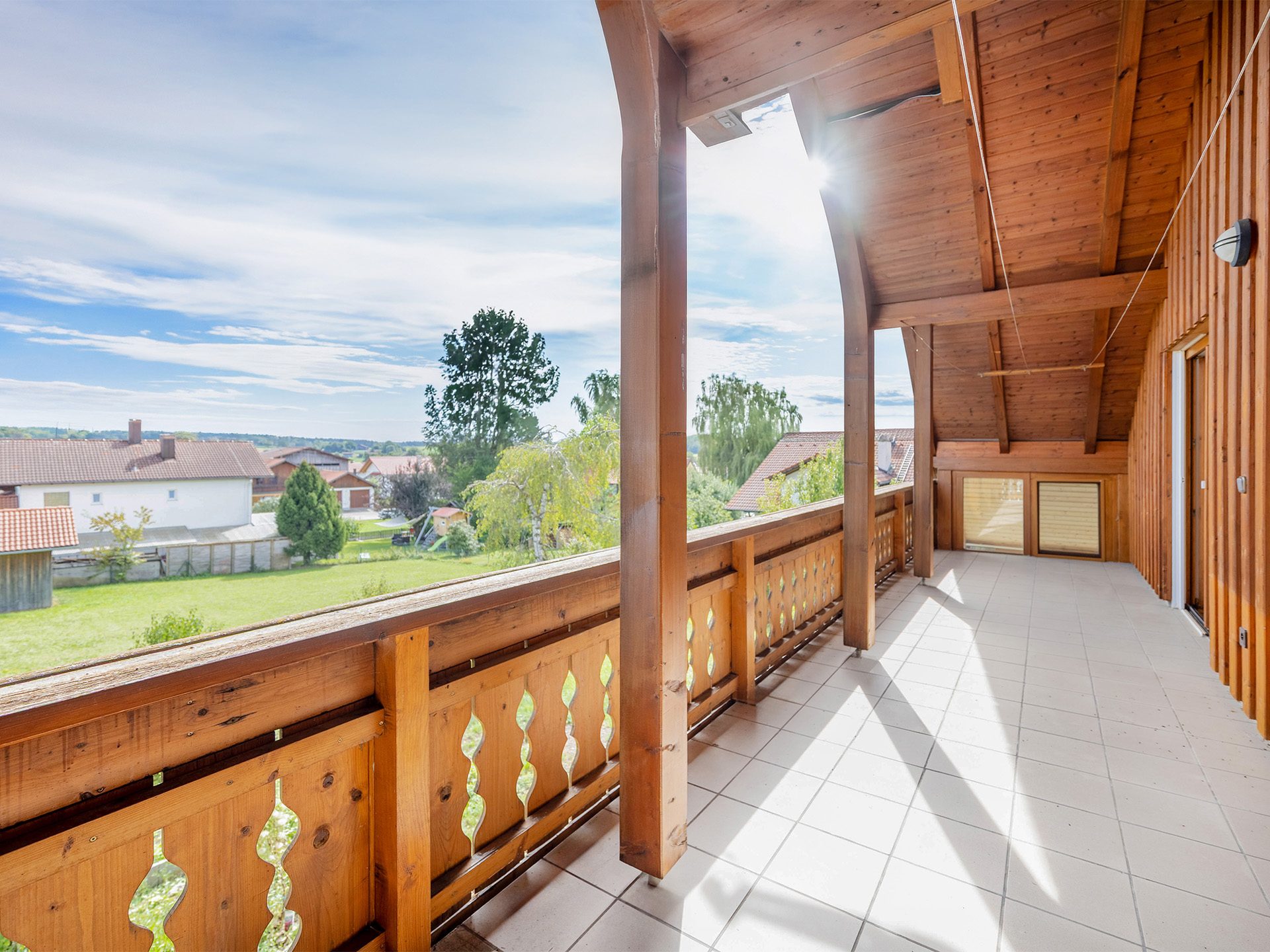 Veltrup Immobilien - Immobilienangebot - Rott - Wohnen - EIN ORT MIT BESONDEREM CHARME -  KLEINES EINFAMILIENHAUS MIT GROSSEM GARTEN IN ROTT