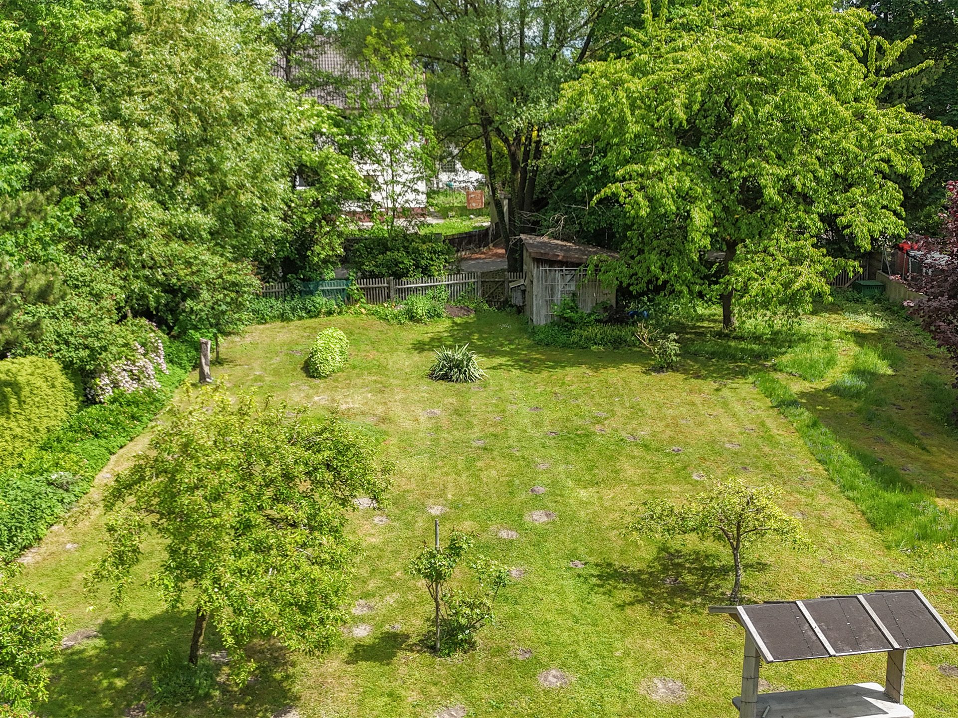 Veltrup Immobilien - Immobilienangebot - Gröbenzell - Investment und Rendite - WOHN- UND GESCHÄFTSHAUS PLUS BAUGRUNDSTÜCK IN ZENTRALER UND RUHIGER LAGE IN GRÖBENZELL