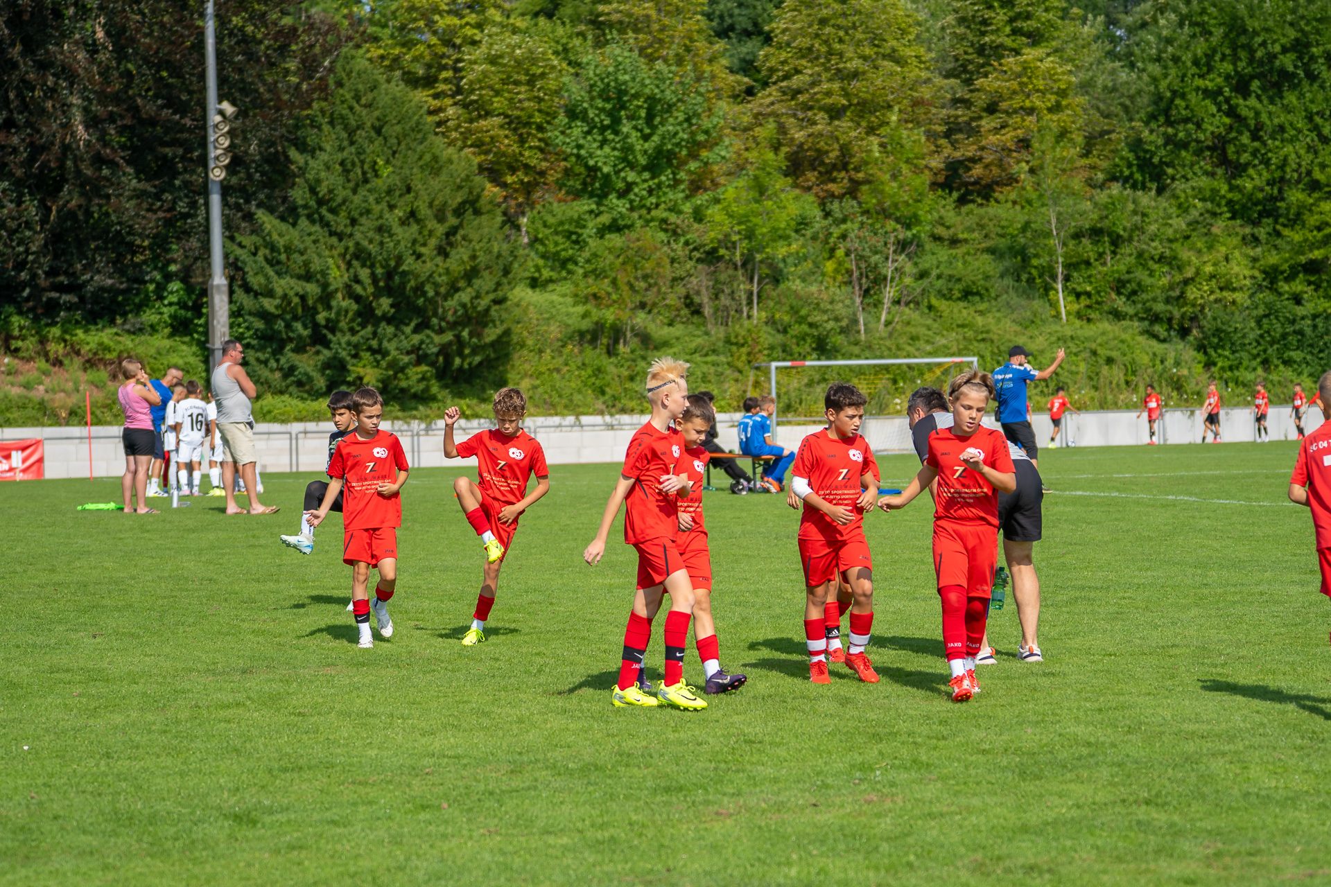 A7302451 Spieler machen sich warm