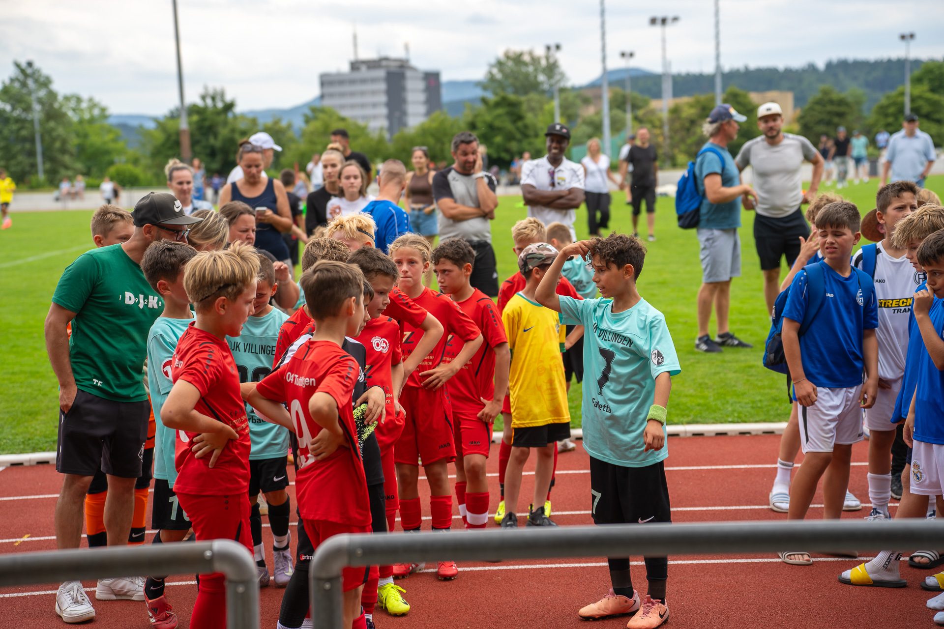 A7302908 Spieler stehe zusammen