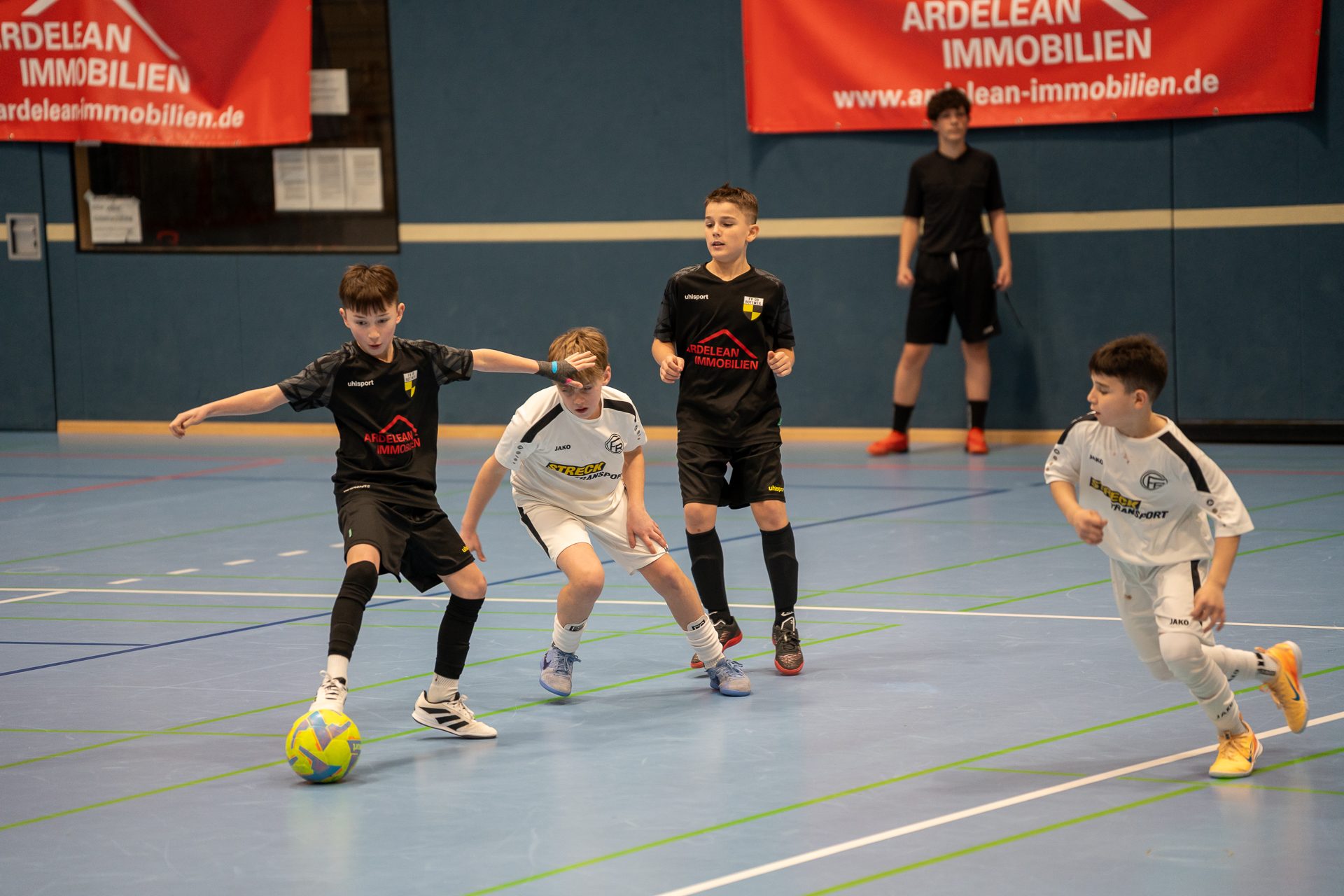 B7302262 Zweikampfszenen beim Ardelean Cup