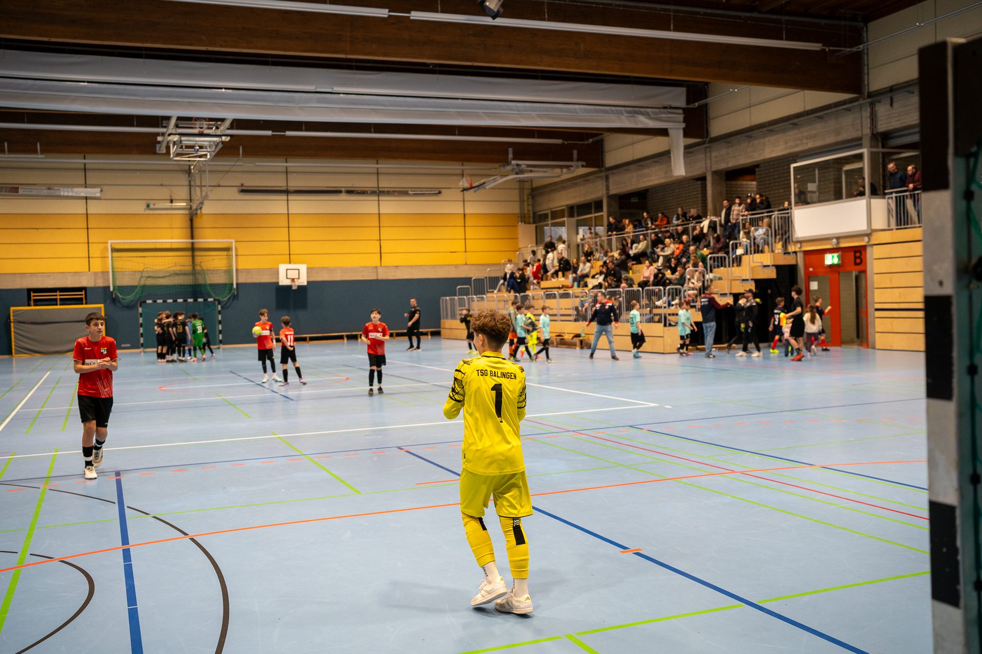 B7302301 Mannschaft bereitet sich aufs nächste Spiel vor