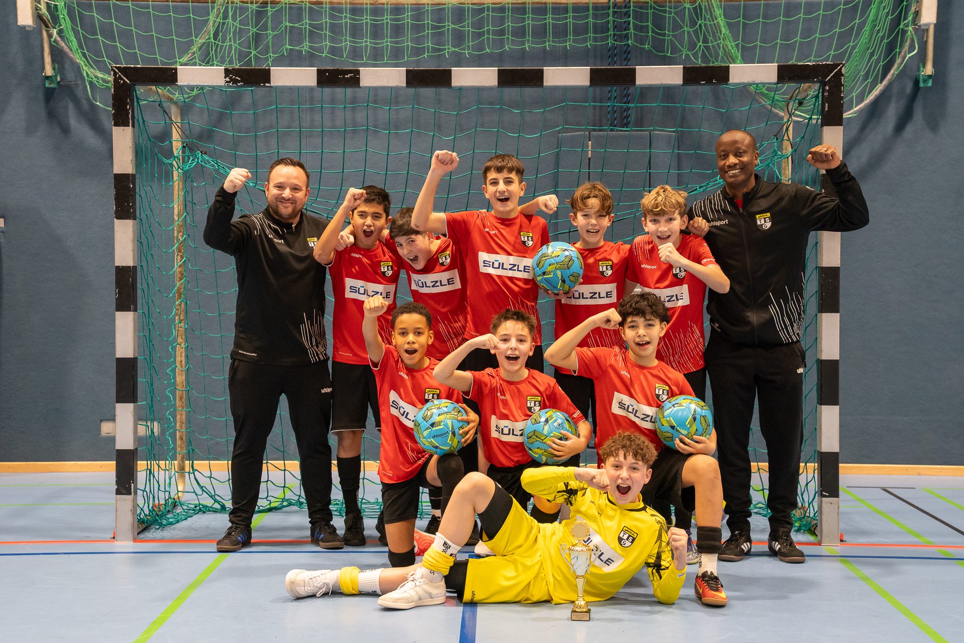 B7302484 Siegerfoto der Mannschaft beim Ardelean Cup 2026