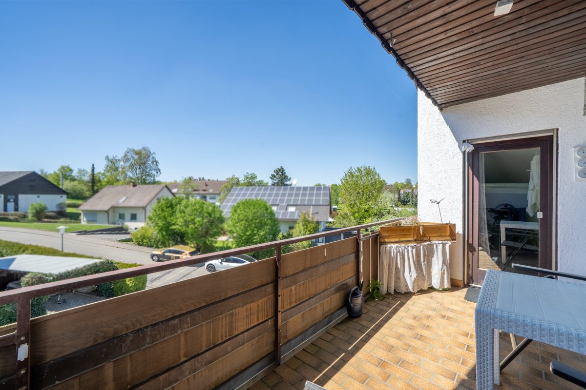 Immobilienangebot - Zimmern ob Rottweil - Wohnungen - Dachgeschosswohnung mit Loggia und Garage in Zimmern ob Rottweil