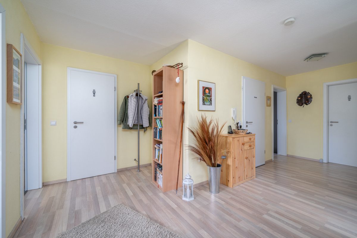 Immobilienangebot - Zimmern ob Rottweil - Wohnungen - Dachgeschosswohnung mit Loggia und Garage in Zimmern ob Rottweil