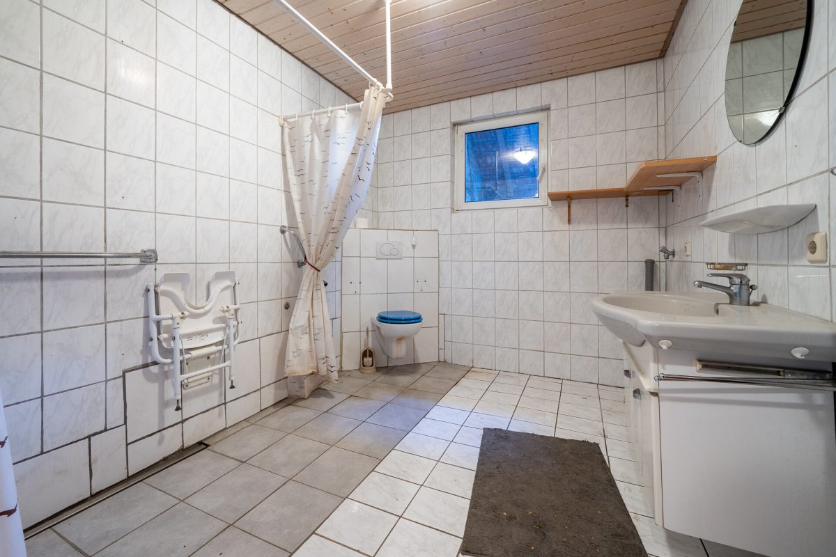 Immobilienangebot - Dürbheim - Häuser - Rohdiamant in zentraler Lage – Einfamilienhaus mit Ökonomieteil sucht handwerkliches Geschick