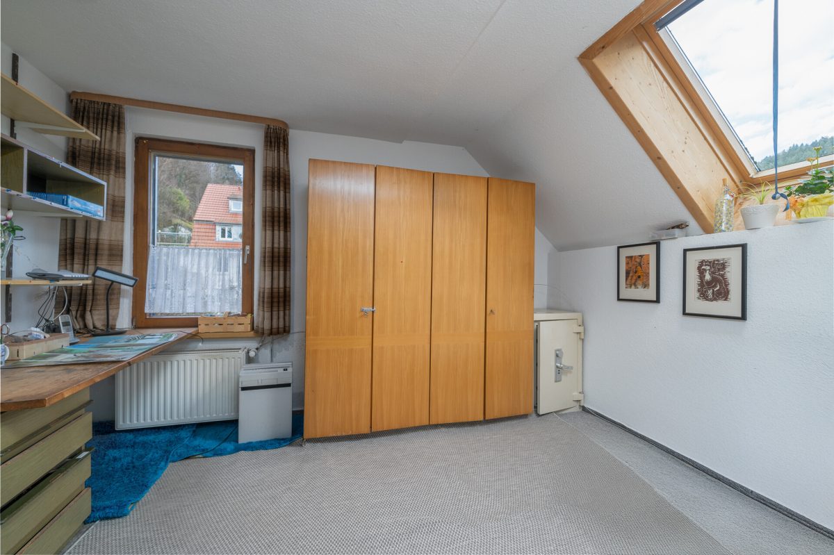 Immobilienangebot - Schramberg - Häuser - Schramberg: Großes Haus für die Familie – Wohnen und Vermieten unter einem Dach