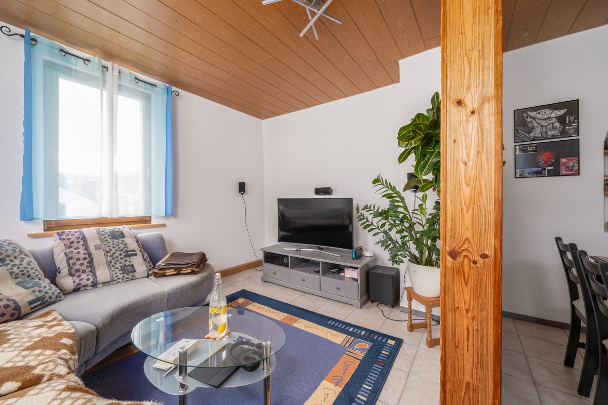 Immobilienangebot - Schramberg - Häuser - Schramberg: Großes Haus für die Familie – Wohnen und Vermieten unter einem Dach