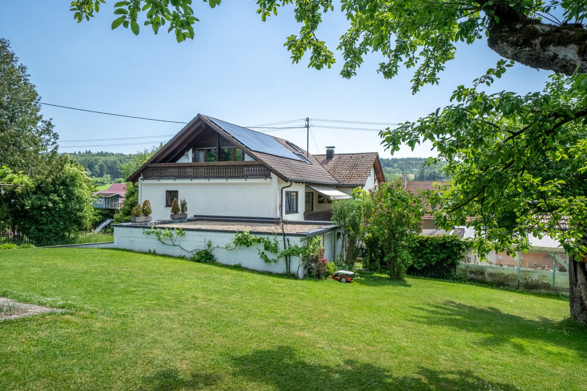 Immobilienangebot - Stockach / Hoppetenzell - Häuser - Viel Platz zum Ankommen – Einfamilienhaus mit separater Wohnung in Hoppetenzell