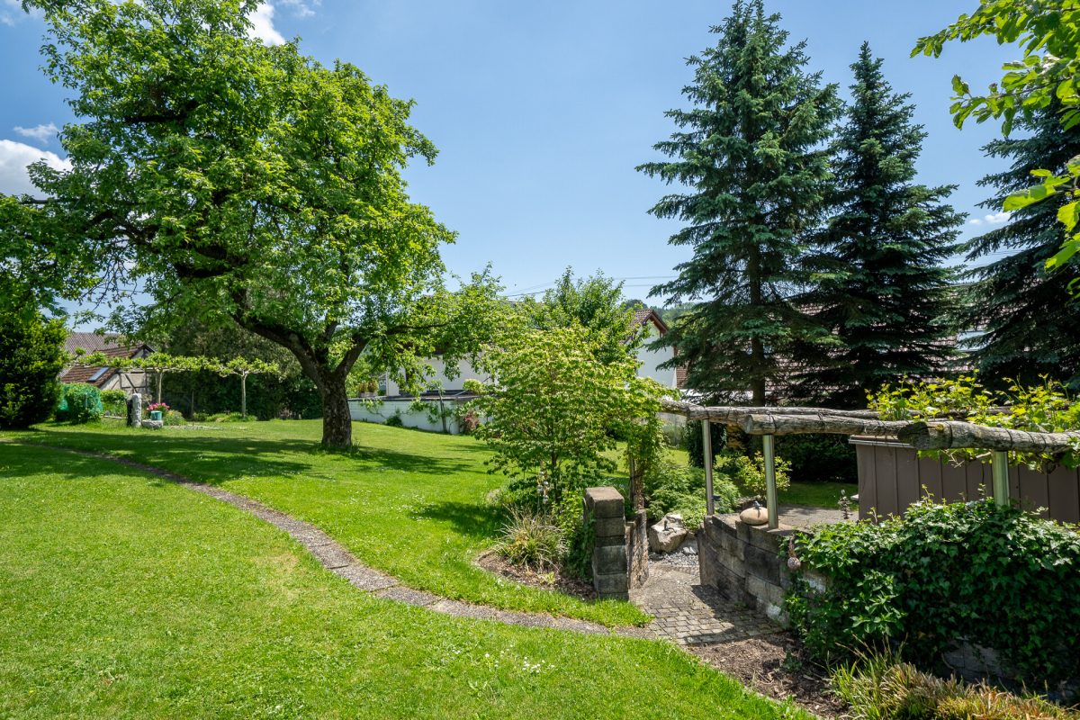 Immobilienangebot - Stockach / Hoppetenzell - Häuser - Viel Platz zum Ankommen – Einfamilienhaus mit separater Wohnung in Hoppetenzell