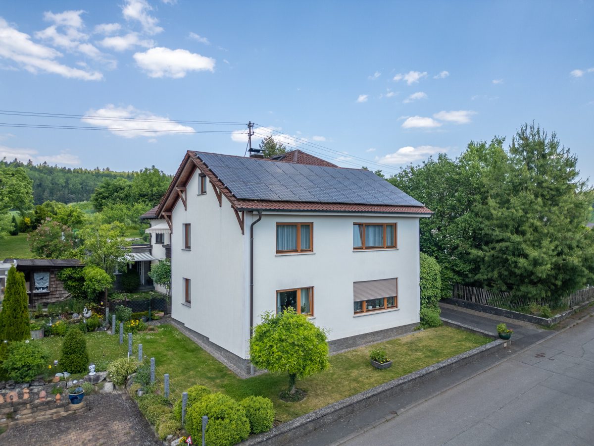 Immobilienangebot - Stockach / Hoppetenzell - Häuser - Viel Platz zum Ankommen – Einfamilienhaus mit separater Wohnung in Hoppetenzell