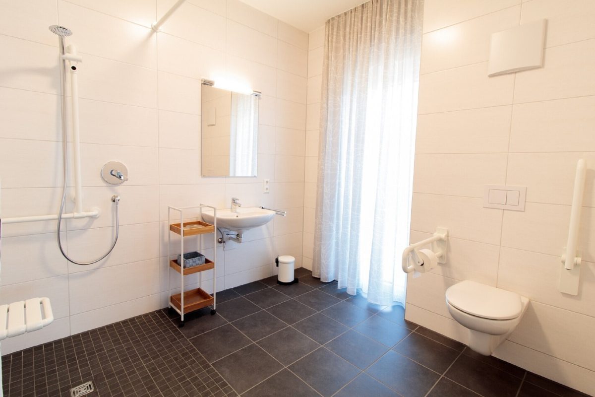 Immobilienangebot - Sankt Georgen im Schwarzwald - Wohnungen - Ab 60 Jahren: Modernes, barrierefreies Appartement mit Balkon im Herzen von St. Georgen