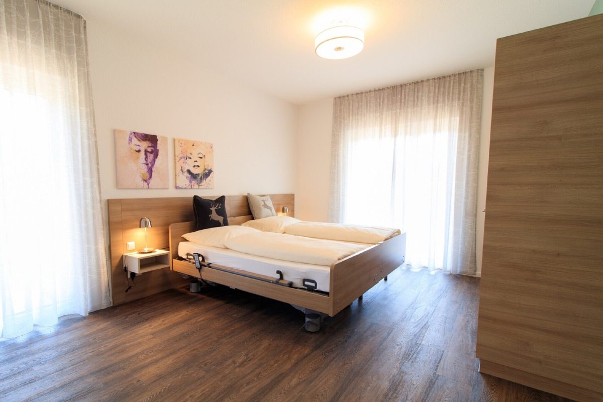 Immobilienangebot - Sankt Georgen im Schwarzwald - Wohnungen - Ab 60 Jahren: Modernes, barrierefreies Appartement mit Balkon im Herzen von St. Georgen