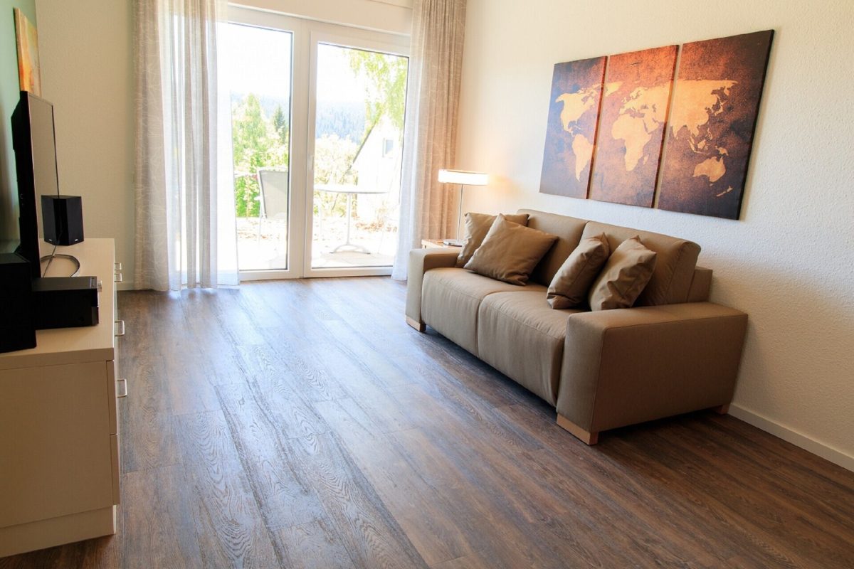Immobilienangebot - Sankt Georgen im Schwarzwald - Wohnungen - Ab 60 Jahren: Modernes, barrierefreies Appartement mit Balkon im Herzen von St. Georgen