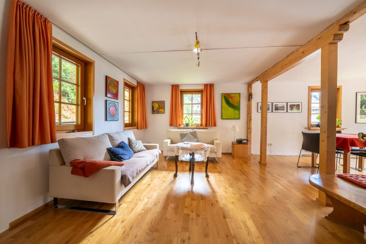 Immobilienangebot - Triberg / Gremmelsbach - Häuser - Viel Raum für Familie, Rückzug und neue Lebenspläne – Fachwerkhaus in Triberg-Gremmelsbach