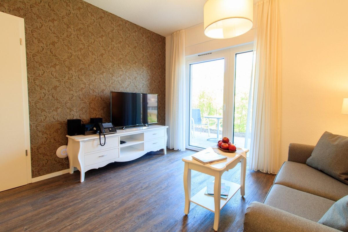 Immobilienangebot - Sankt Georgen im Schwarzwald - Wohnungen - Betreutes Wohnen ab 60 Jahren: Möblierte, barrierefreie 2‑Zimmer-Wohnung miti Balkon und Einbauküche