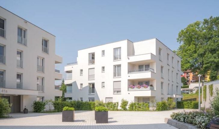Immobilienangebot - Sankt Georgen im Schwarzwald - Wohnungen - Betreutes Wohnen ab 60 Jahren: Barrierefreie 2‑Zimmer-Wohnung mit Balkon und Einbauküche