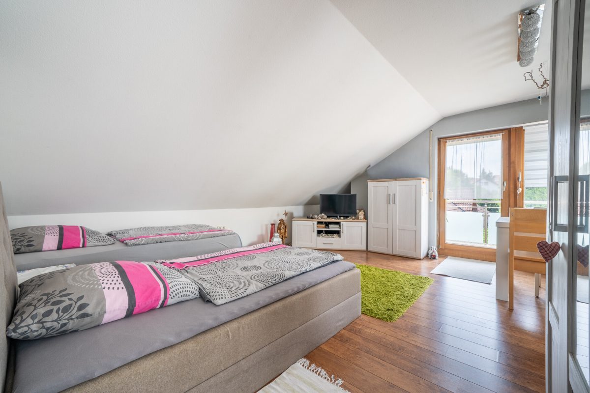 Immobilienangebot - Dietingen - Häuser - *PROVISIONSFREI* Familienhaus mit Einliegerwohnung, Garten und drei gut nutzbaren Ebenen