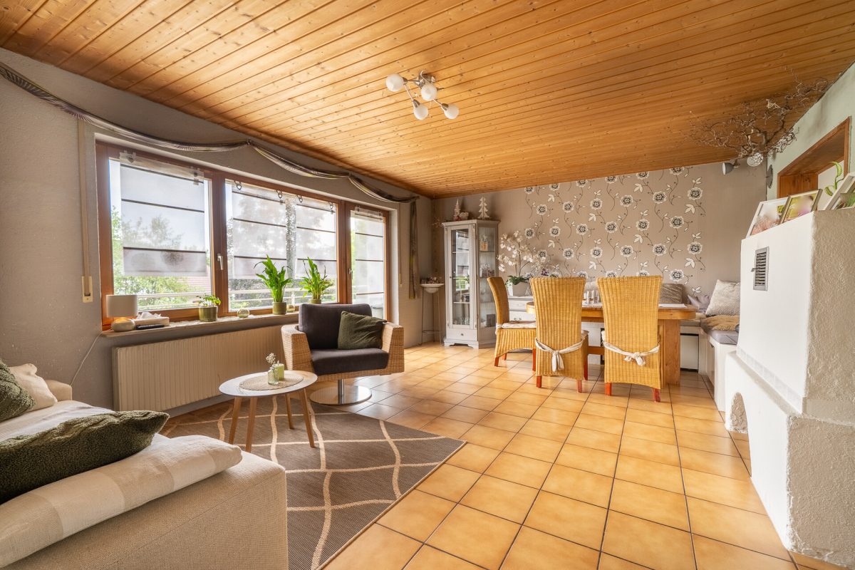 Immobilienangebot - Dietingen - Häuser - *PROVISIONSFREI* Familienhaus mit Einliegerwohnung, Garten und drei gut nutzbaren Ebenen