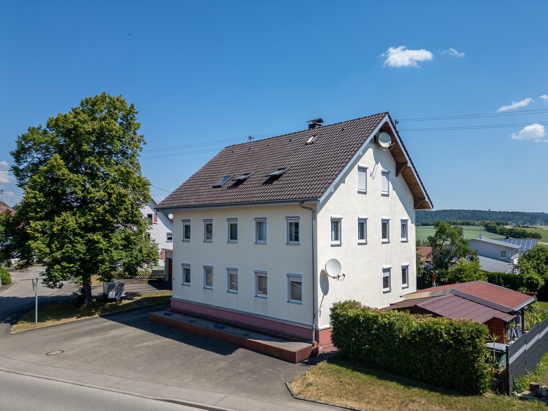 Immobilienangebot - Epfendorf / Harthausen - Häuser - Ein Haus für mehr als eine Lebensphase – flexibel wohnen mit Garten, Garagen und Perspektive