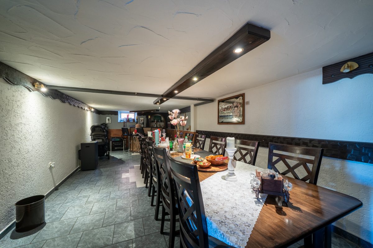 Immobilienangebot - Epfendorf / Harthausen - Häuser - Ein Haus für mehr als eine Lebensphase – flexibel wohnen mit Garten, Garagen und Perspektive