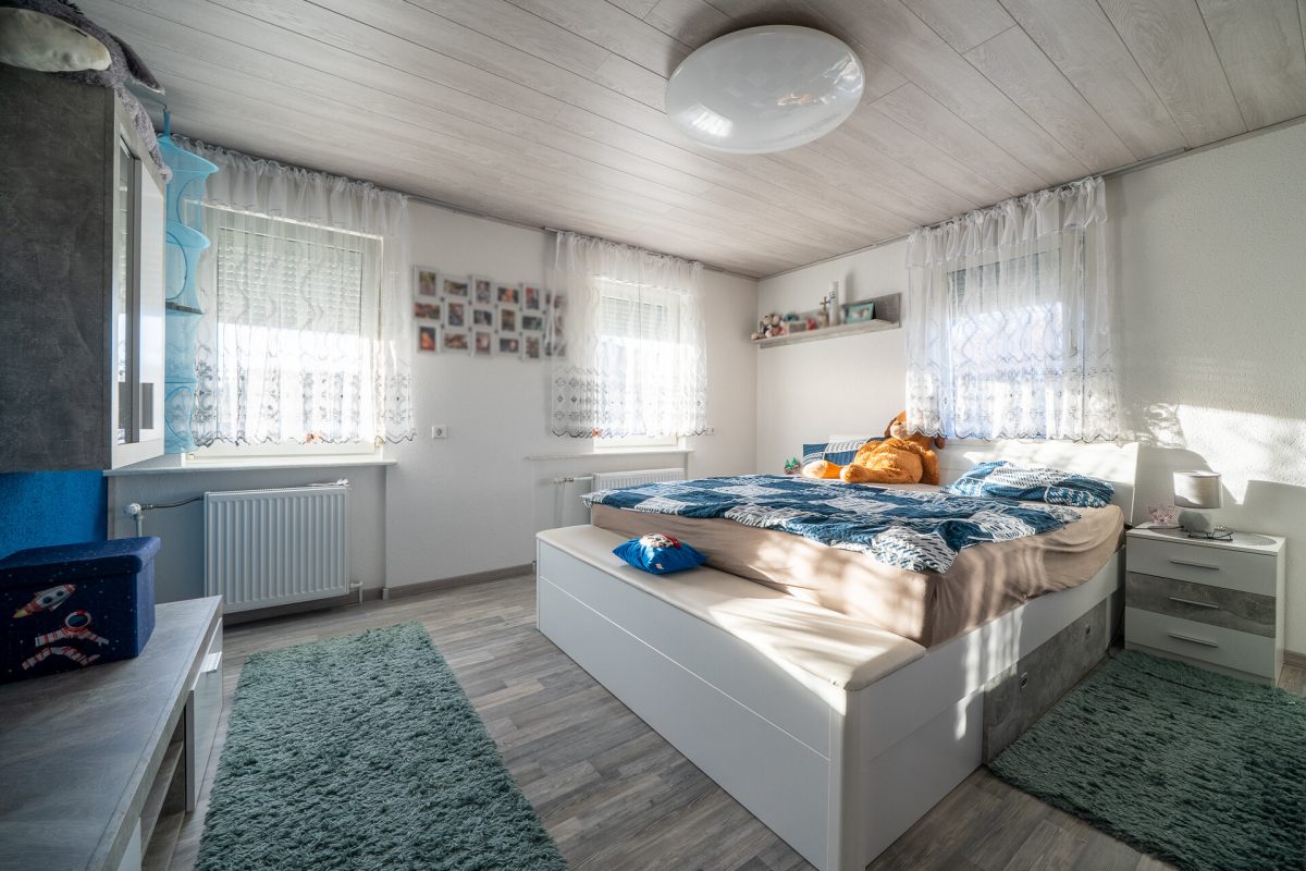 Immobilienangebot - Epfendorf / Harthausen - Häuser - Ein Haus für mehr als eine Lebensphase – flexibel wohnen mit Garten, Garagen und Perspektive