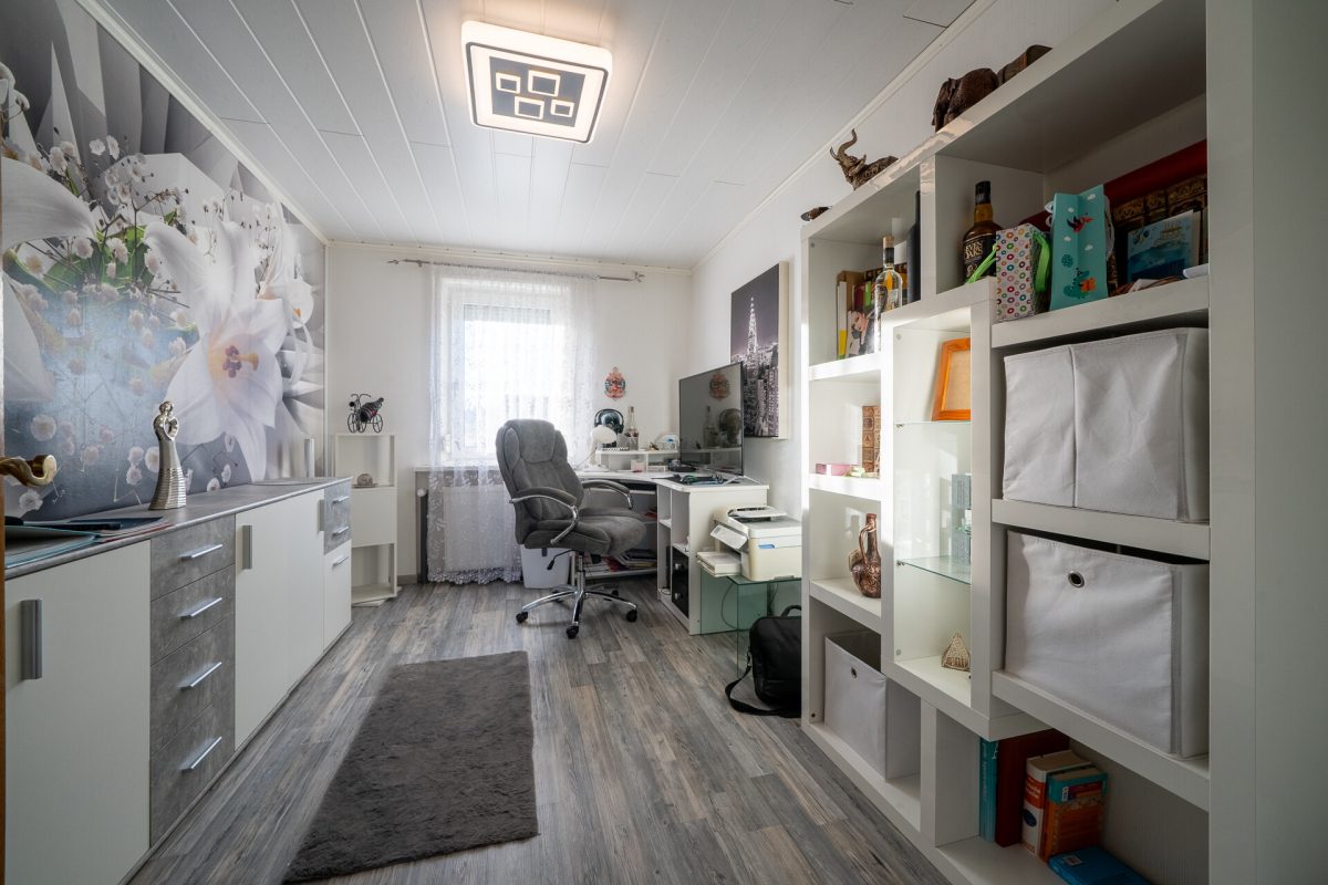 Immobilienangebot - Epfendorf / Harthausen - Häuser - Ein Haus für mehr als eine Lebensphase – flexibel wohnen mit Garten, Garagen und Perspektive