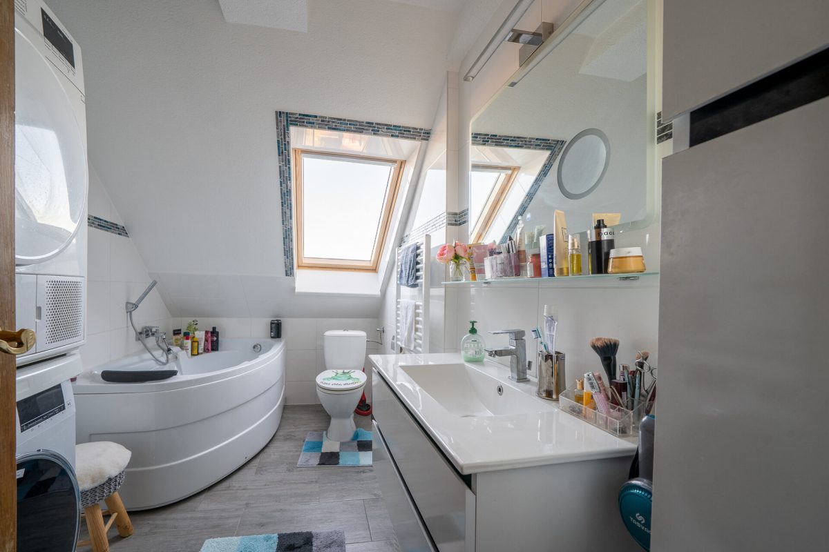 Immobilienangebot - Epfendorf / Harthausen - Häuser - Ein Haus für mehr als eine Lebensphase – flexibel wohnen mit Garten, Garagen und Perspektive