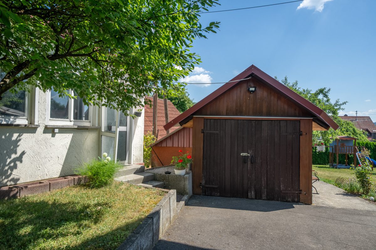 Immobilienangebot - Epfendorf / Harthausen - Häuser - Ein Haus für mehr als eine Lebensphase – flexibel wohnen mit Garten, Garagen und Perspektive