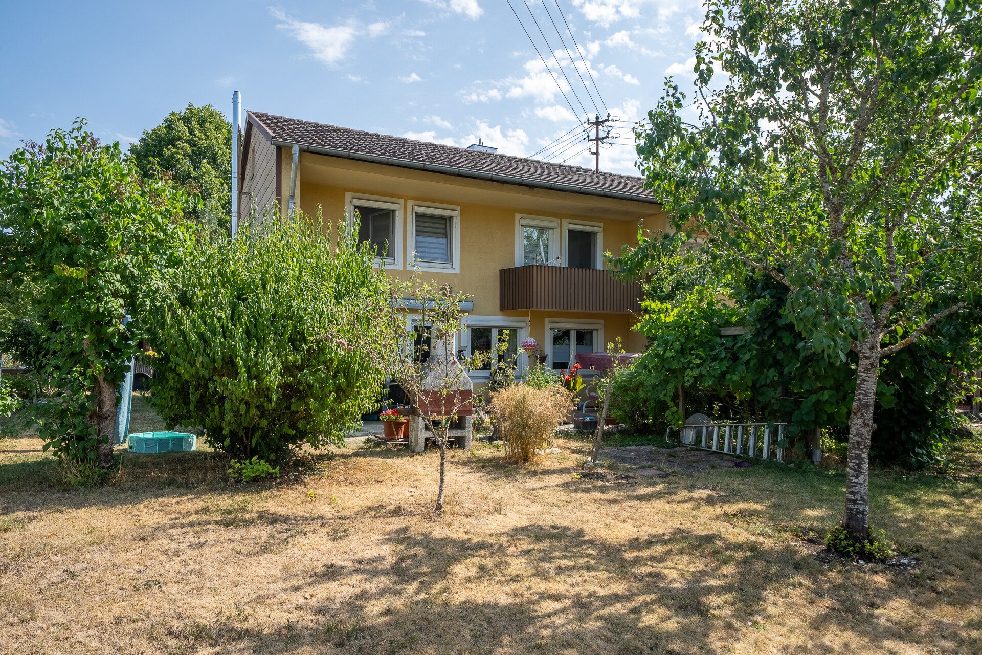 Immobilienangebot - Rietheim-Weilheim - Häuser - Zwei Vollgeschosse, drei Schlafzimmer, Garten: Familienhaus mit überraschend viel Raum