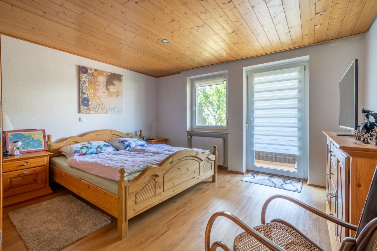 Immobilienangebot - Rietheim-Weilheim - Häuser - Zwei Vollgeschosse, drei Schlafzimmer, Garten: Familienhaus mit überraschend viel Raum