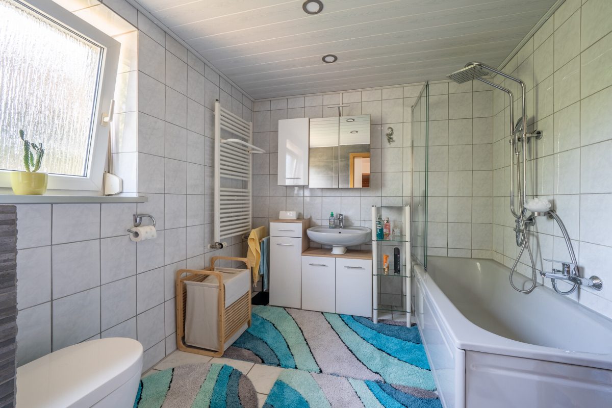 Immobilienangebot - Rietheim-Weilheim - Häuser - Zwei Vollgeschosse, drei Schlafzimmer, Garten: Familienhaus mit überraschend viel Raum
