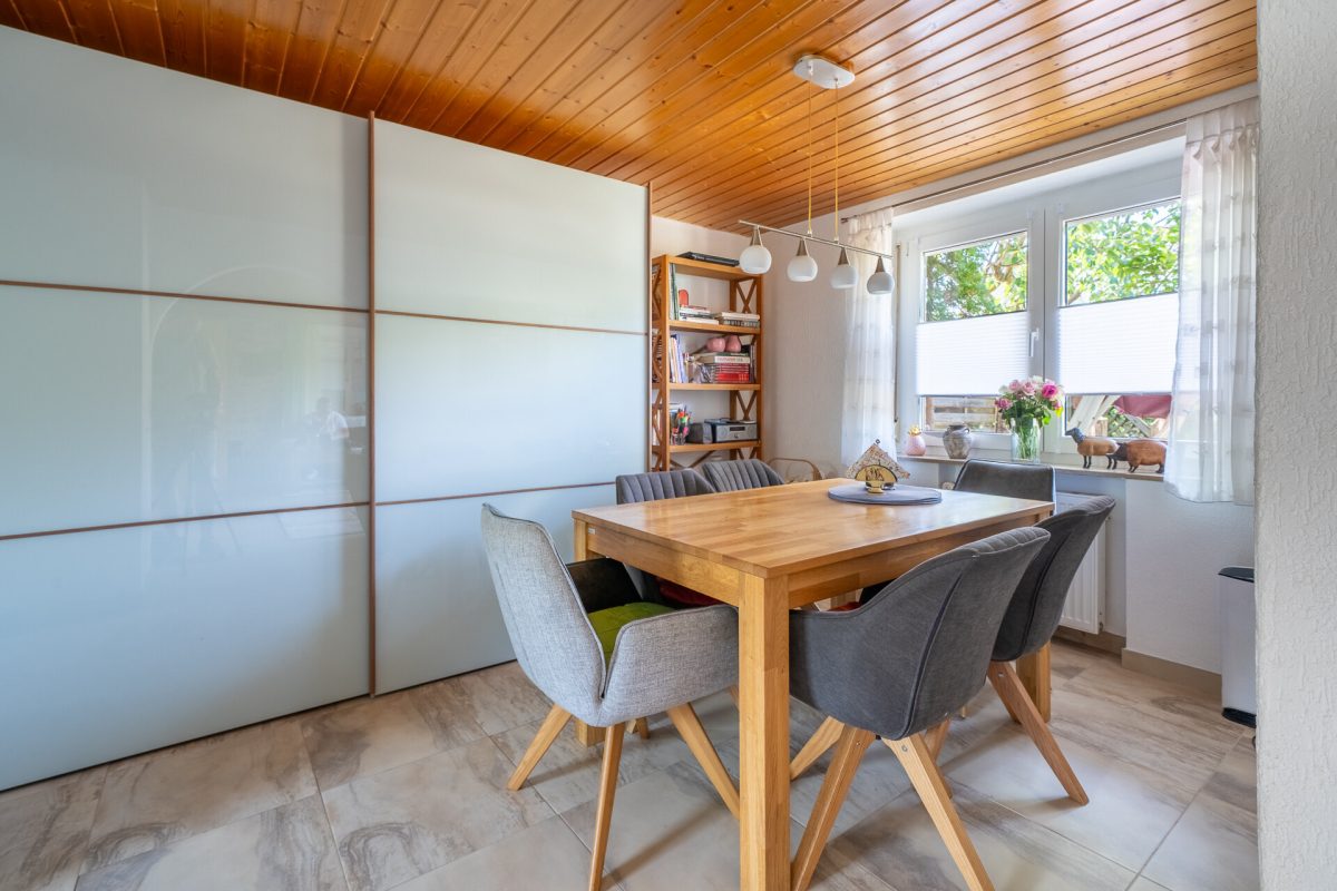 Immobilienangebot - Rietheim-Weilheim - Häuser - Zwei Vollgeschosse, drei Schlafzimmer, Garten: Familienhaus mit überraschend viel Raum