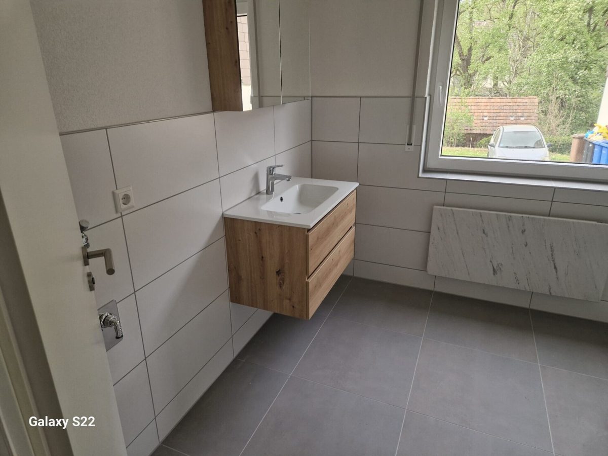 Immobilienangebot - Deißlingen - Wohnungen - Familienfreundliche 4-Zimmer-Erdgeschosswohnung mit Terrasse, Gartenanteil und Garage