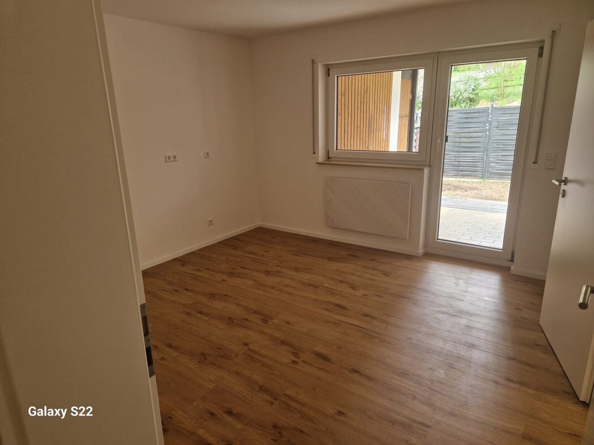 Immobilienangebot - Deißlingen - Wohnungen - Familienfreundliche 4-Zimmer-Erdgeschosswohnung mit Terrasse, Gartenanteil und Garage
